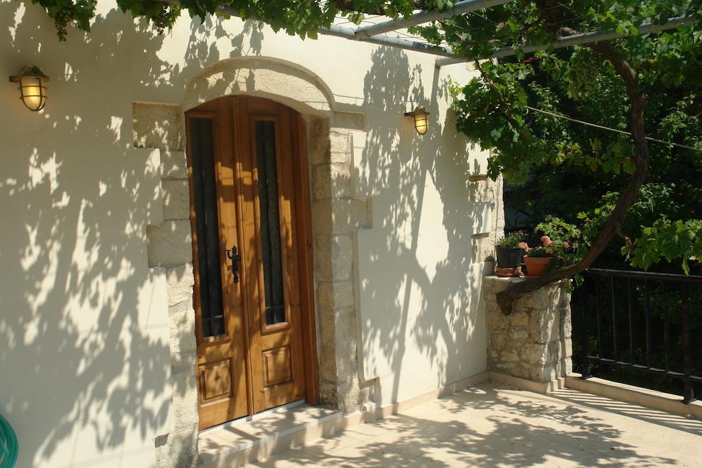 Villa Eleva Aryiroúpolis 객실 사진