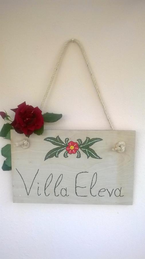 Villa Eleva Aryiroúpolis 객실 사진
